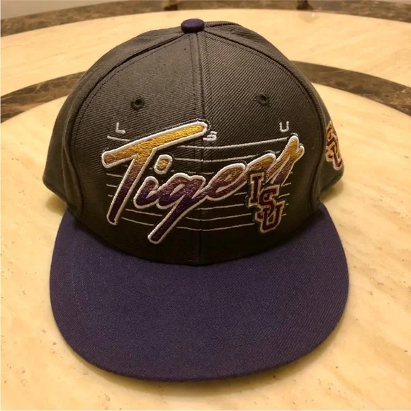 Stylish Men's Cap Collection Bundle - Picture 8 of 11